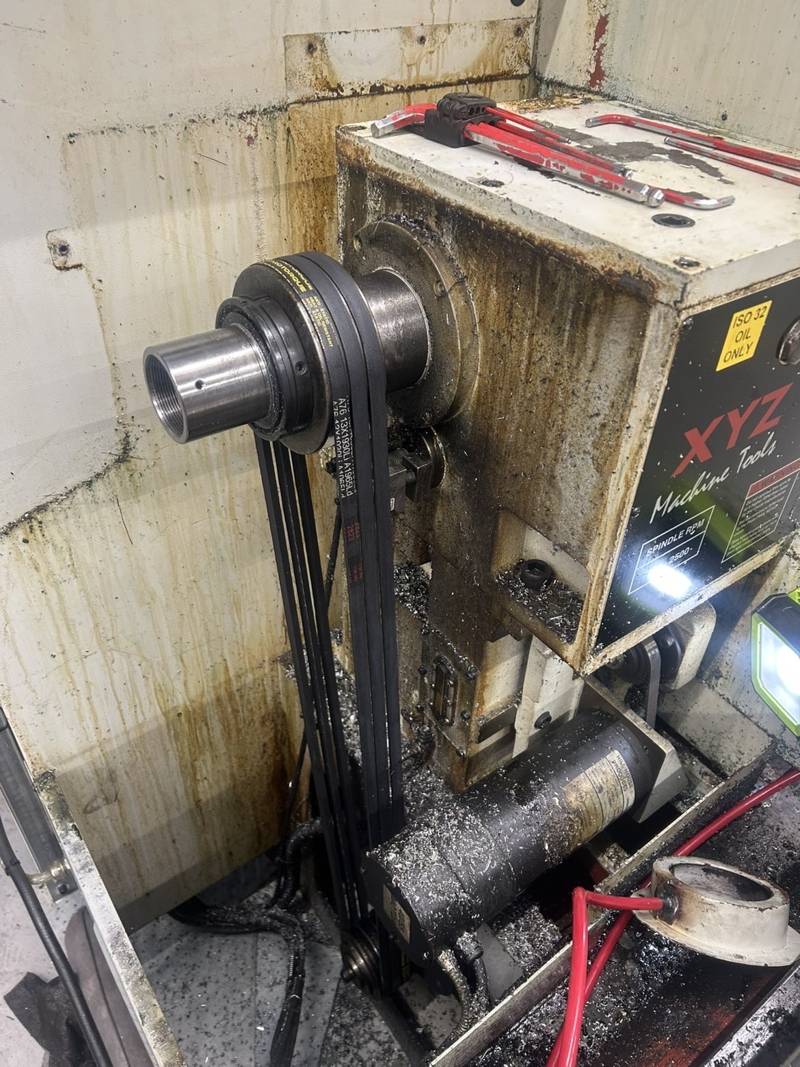 Spindle belt drive on a machine tool